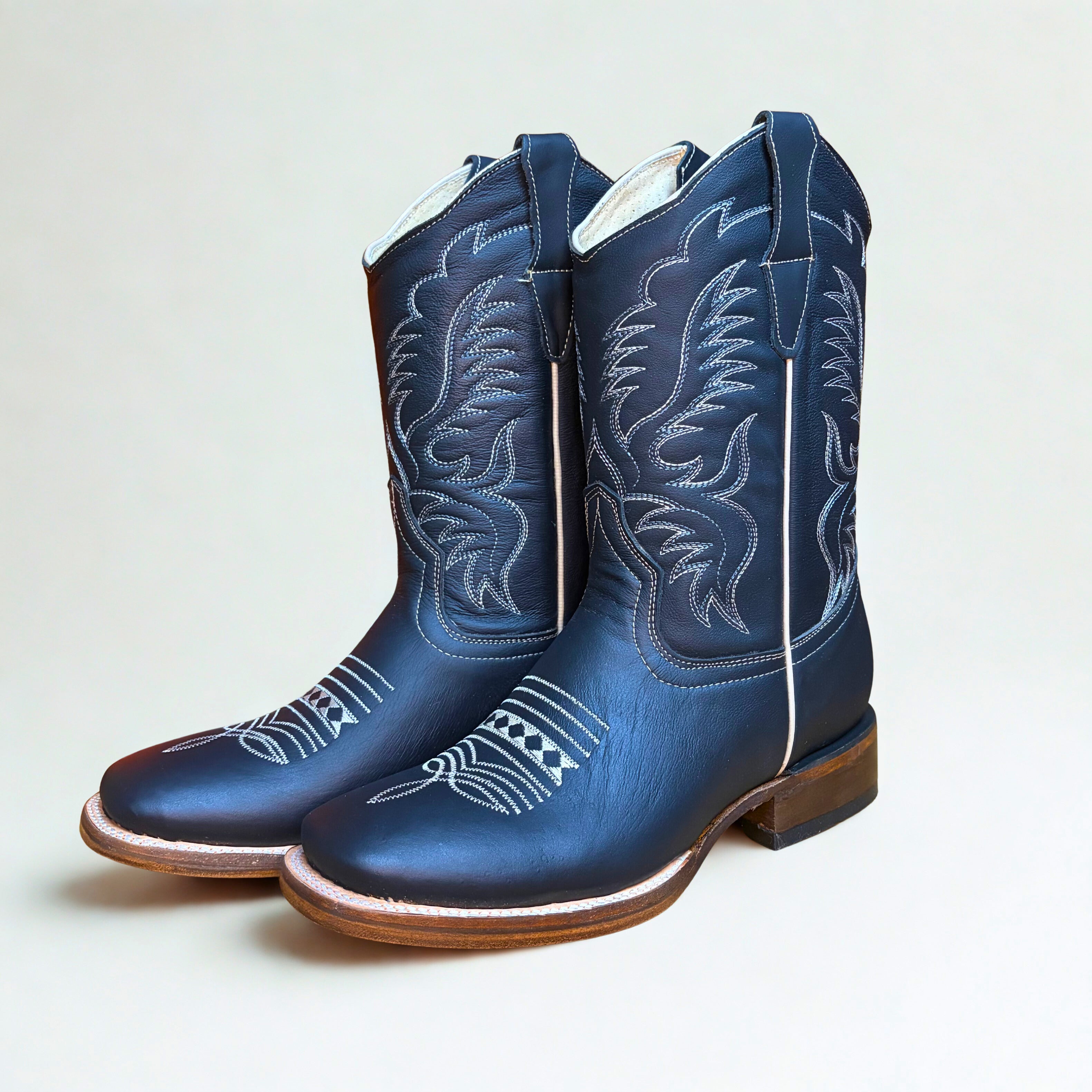 Arius Napa Negro Bulldog Boot