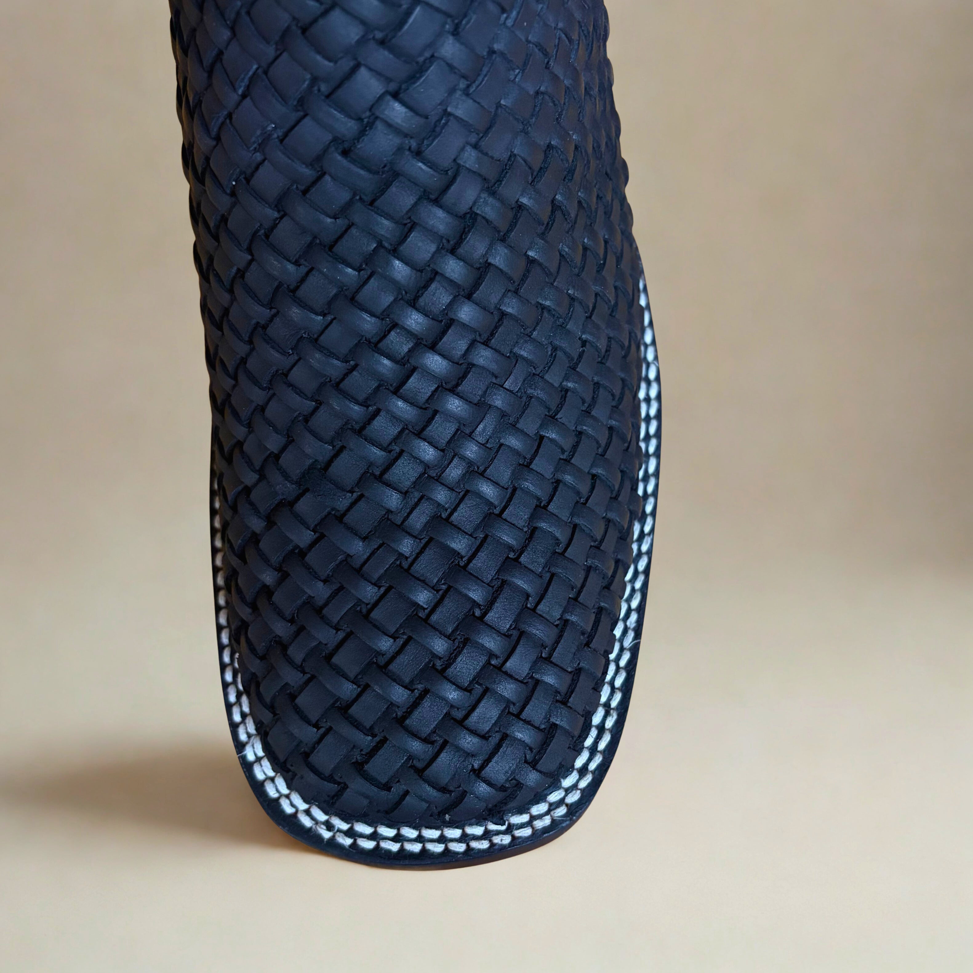 Cerro Petatillo Negro Square Toe