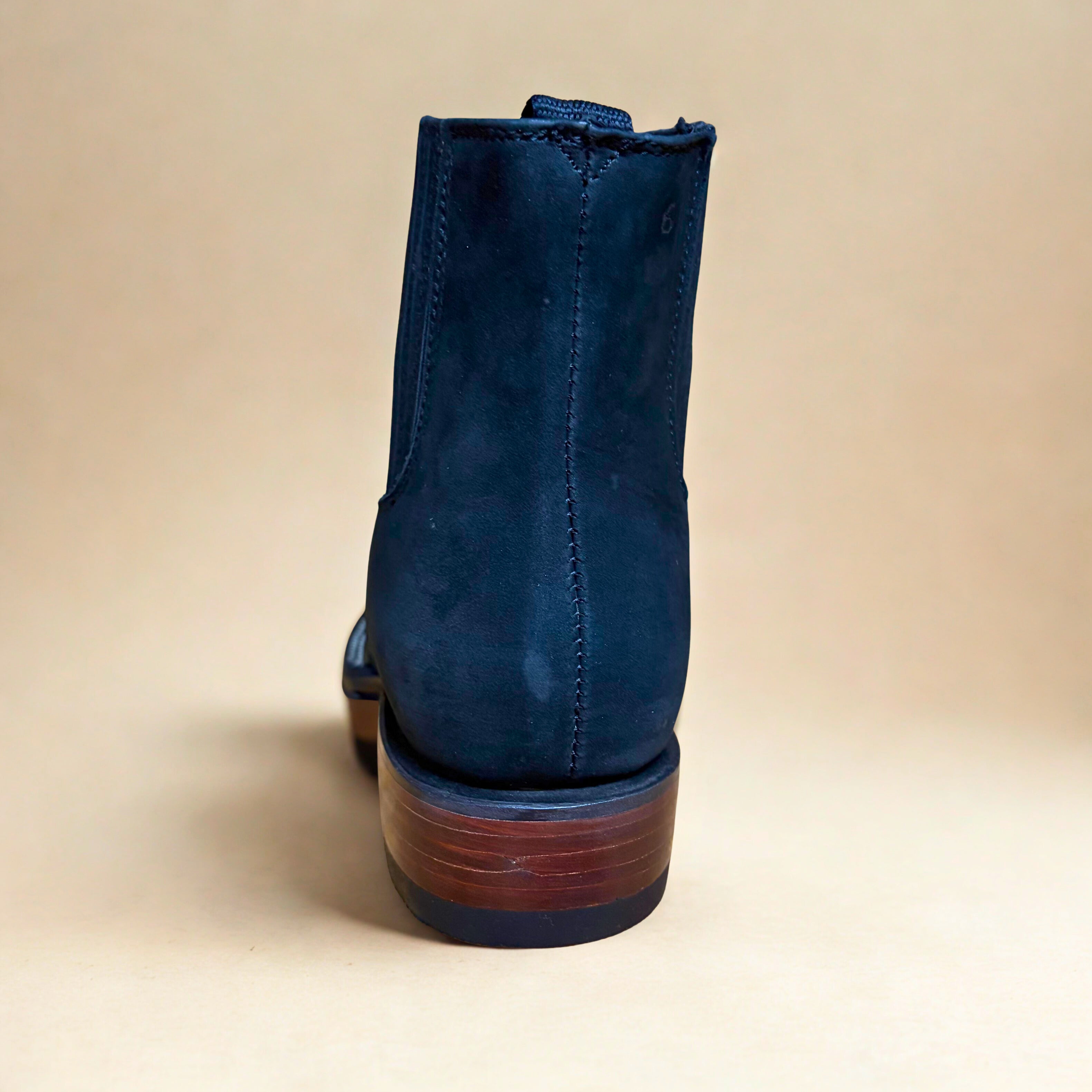 Cerro 1710 Nobuck Black Square Toe Botin