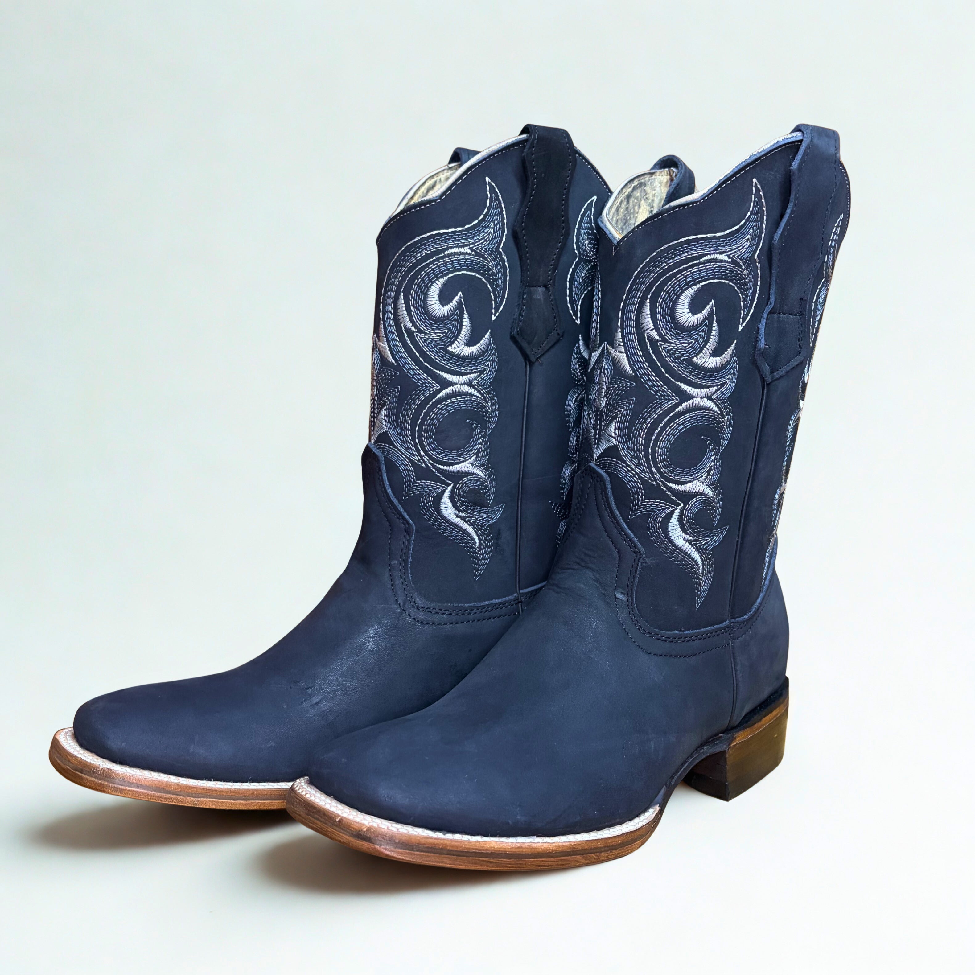 Arius Nobuck Negro Bulldog Boot