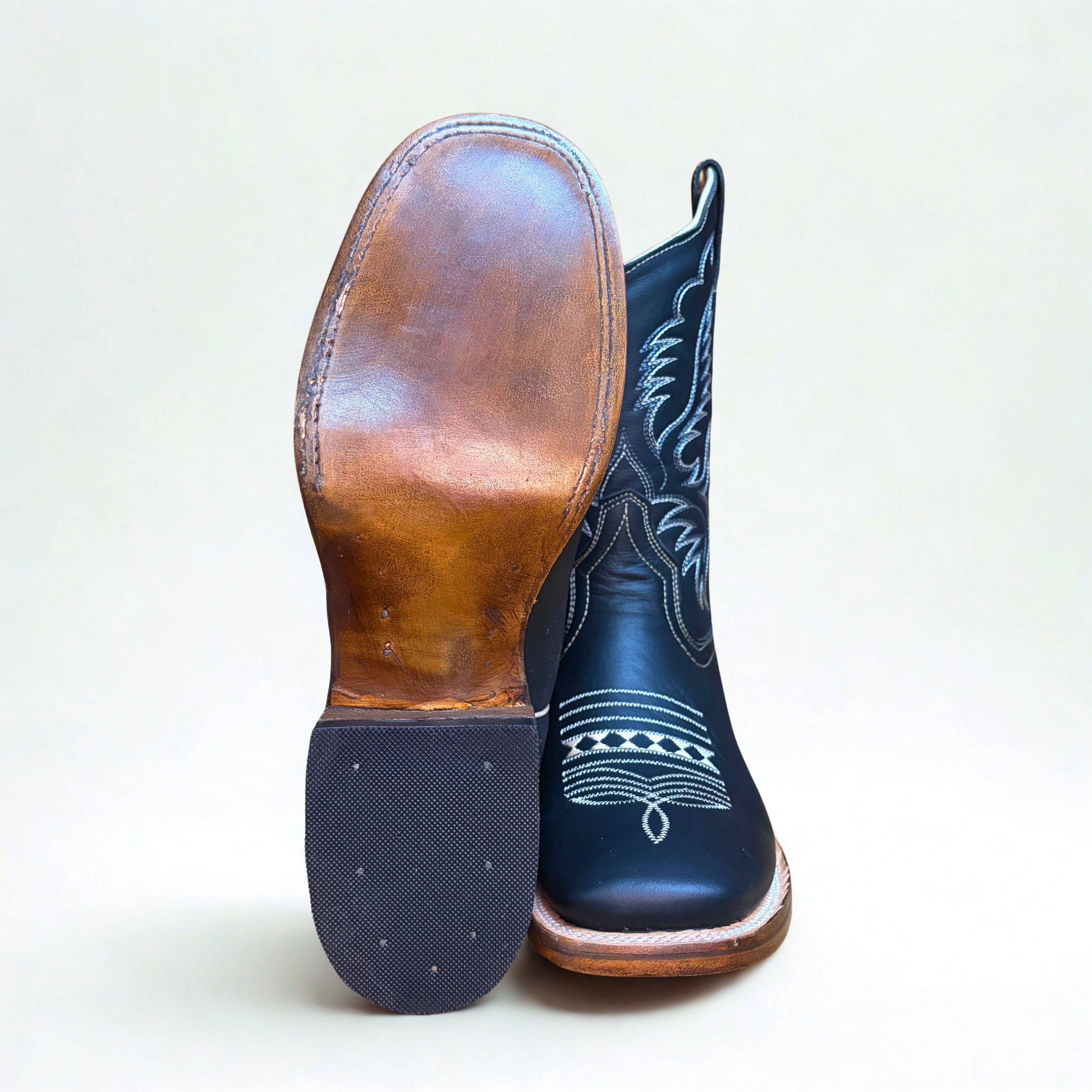 Arius Napa Negro Bulldog Boot