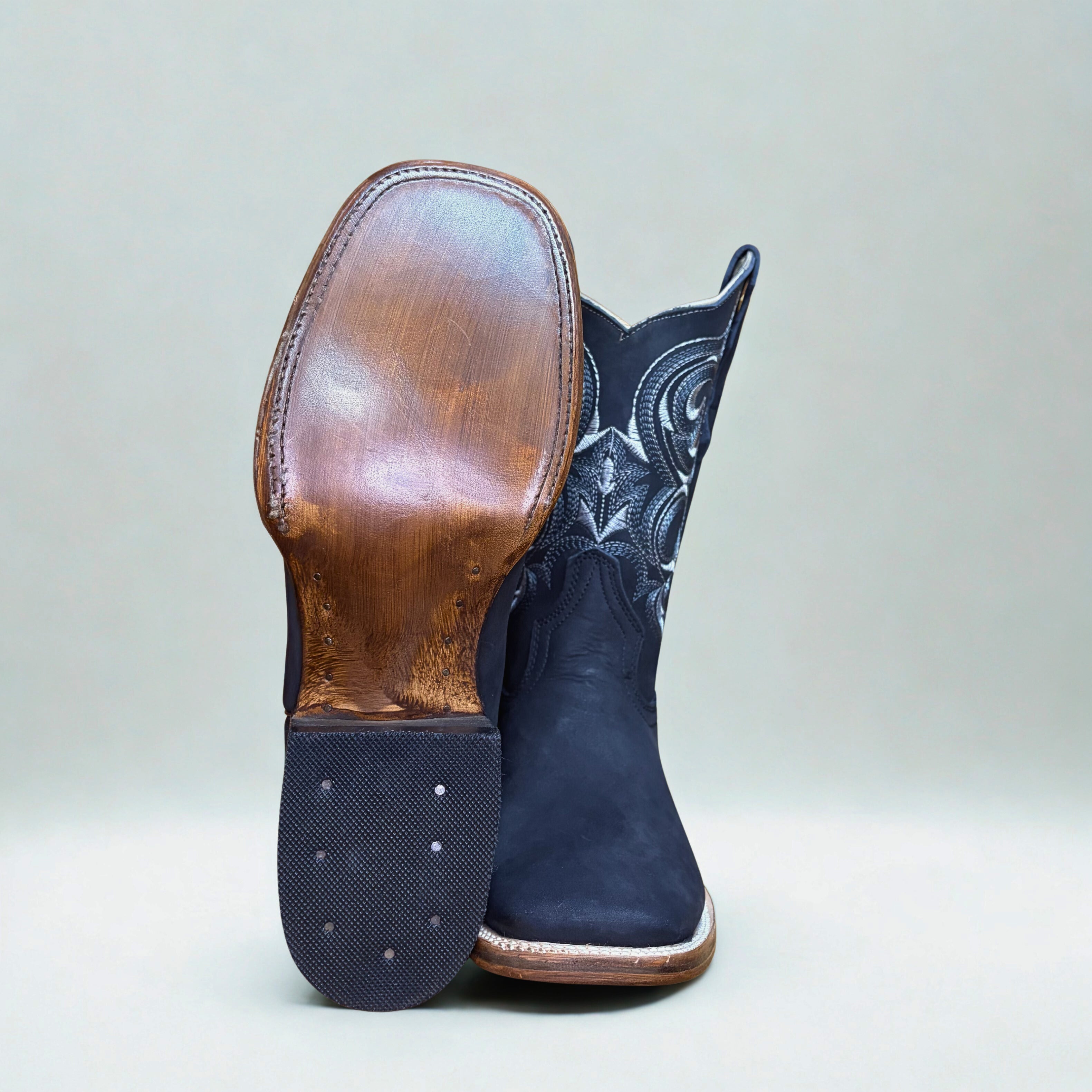 Arius Nobuck Negro Bulldog Boot