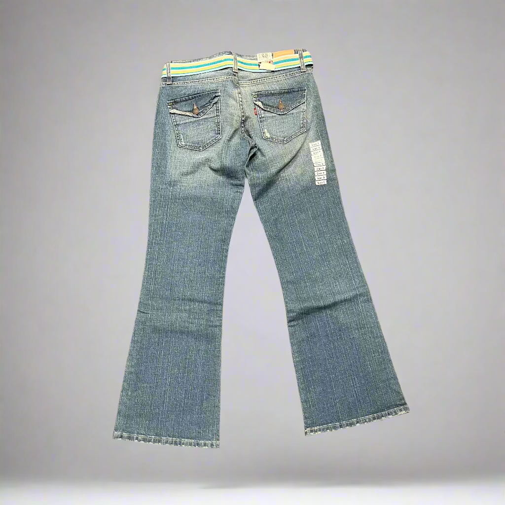 524 Super Low Flair Jeans