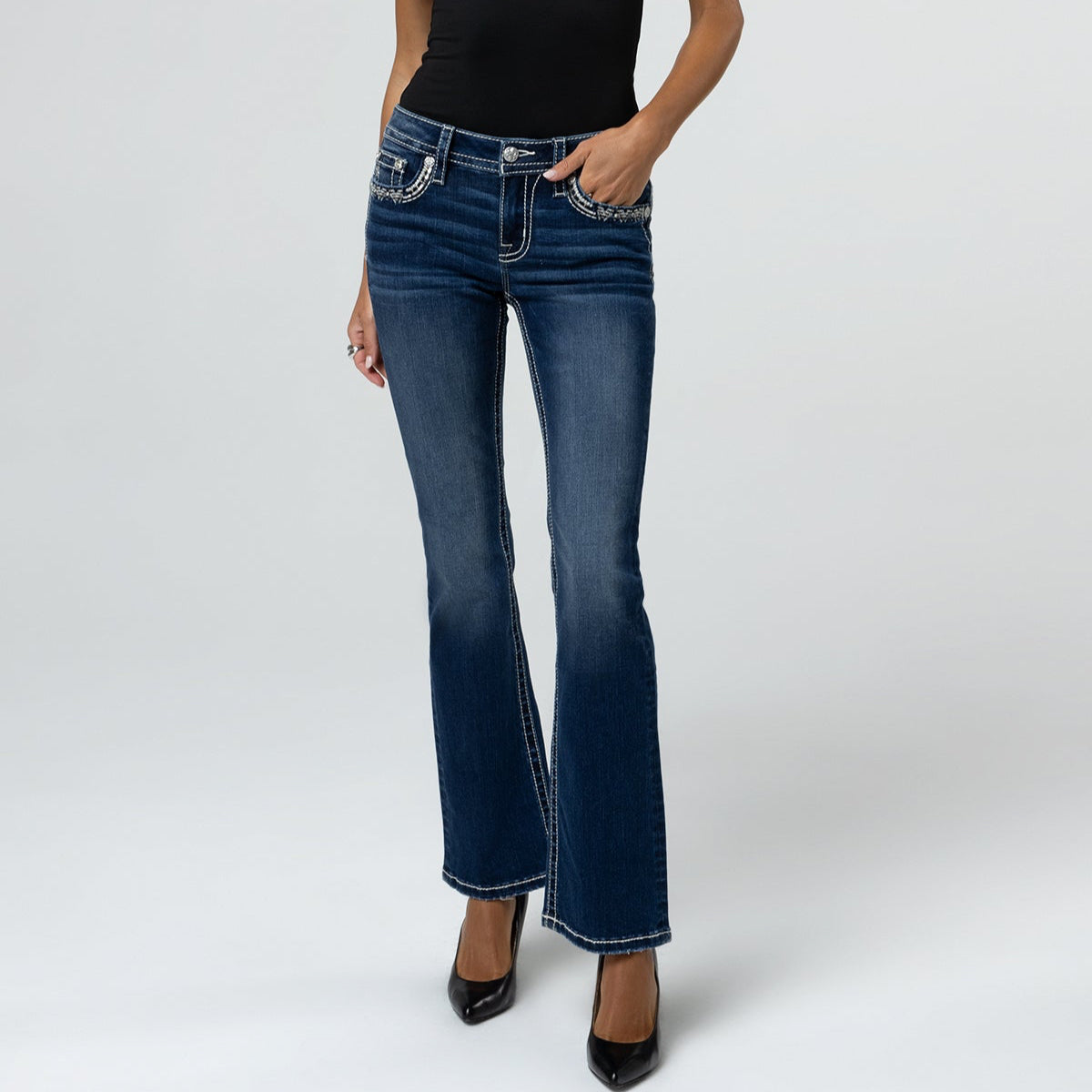 Vaqueros bootcut con costuras de grafito