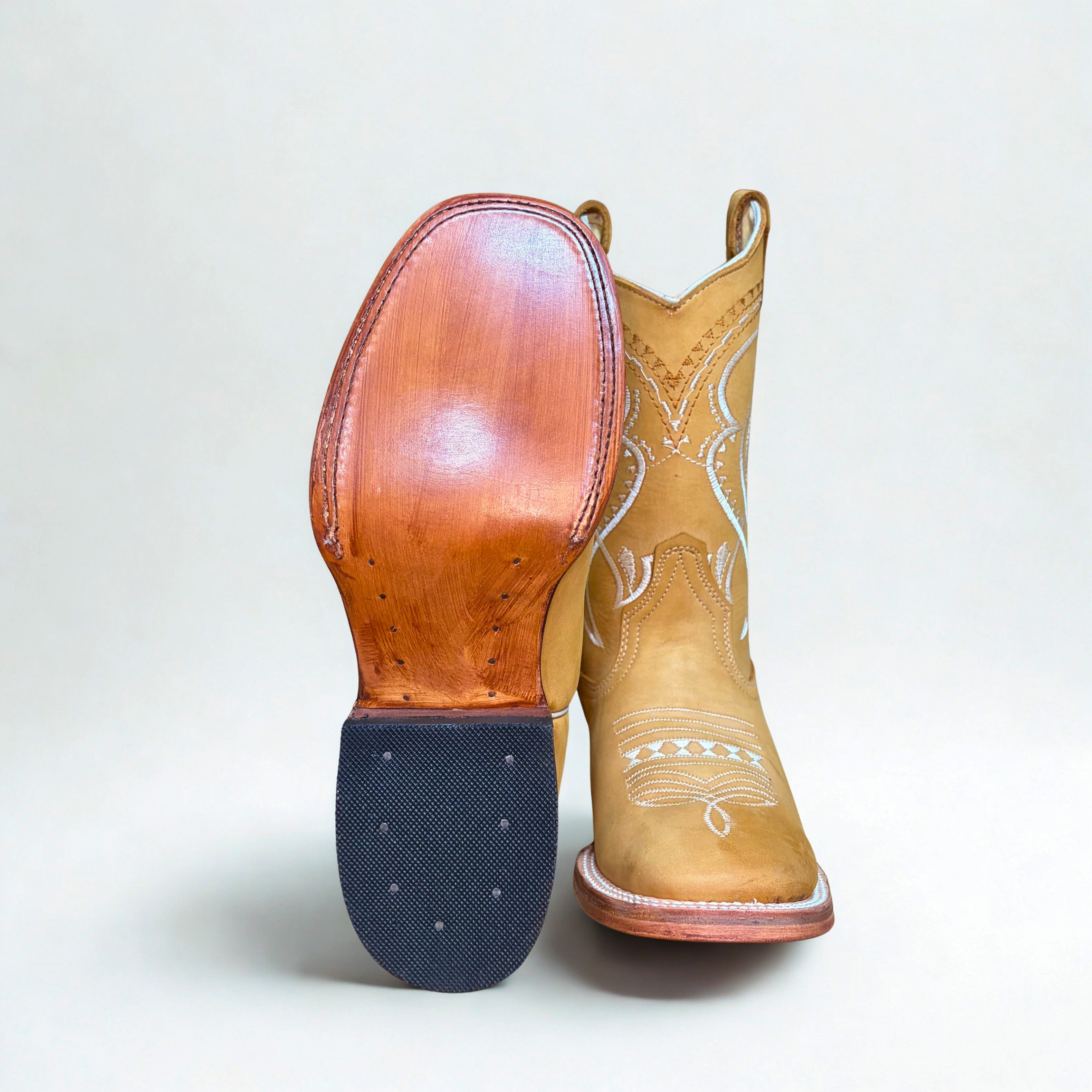 Arius Nobuck Miel Bulldog Boot