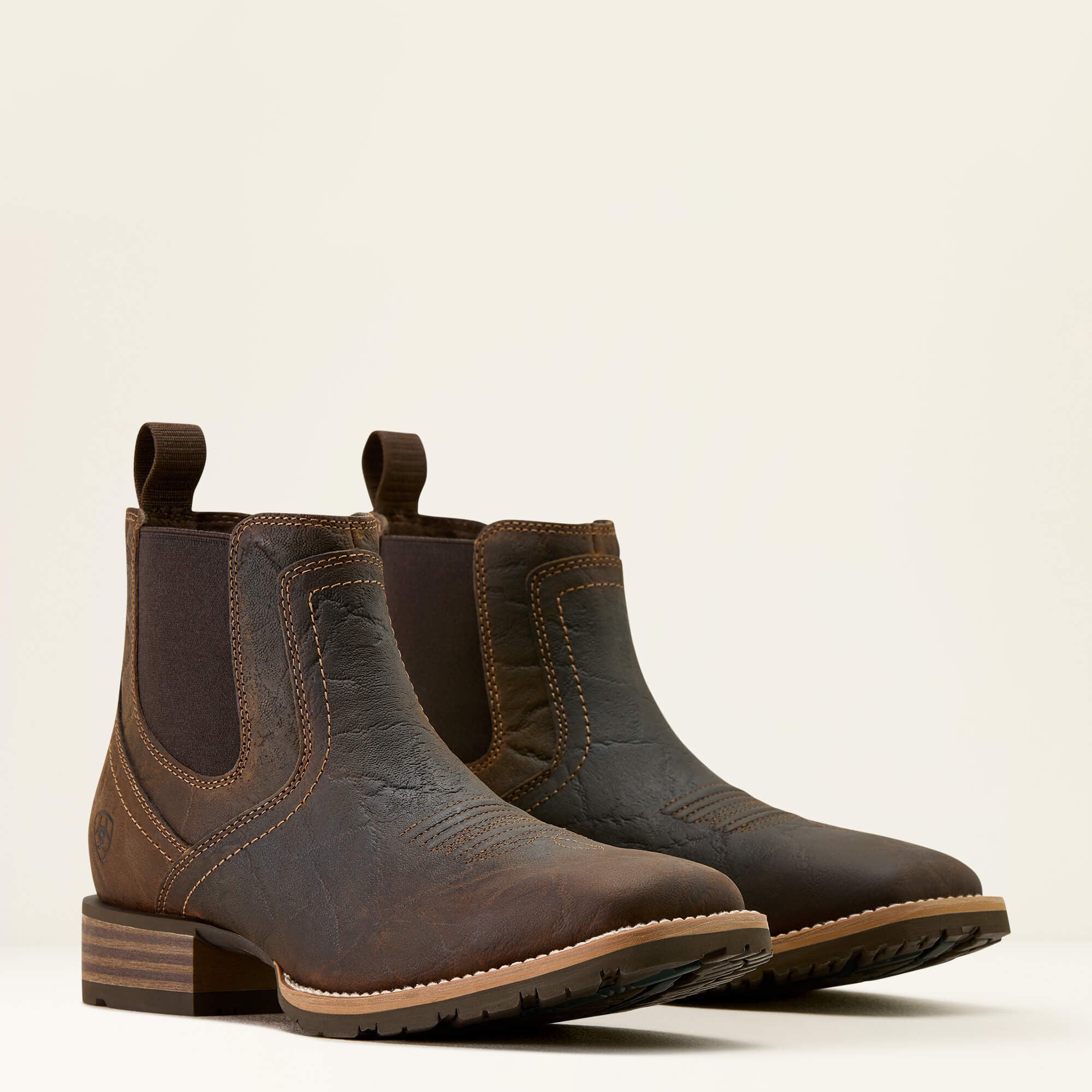 Hybrid Low Boy Wide Square Toe Chelsea Boot