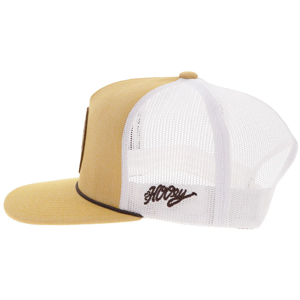 Sombrero "Spur" beige/blanco con parche circular de cuero