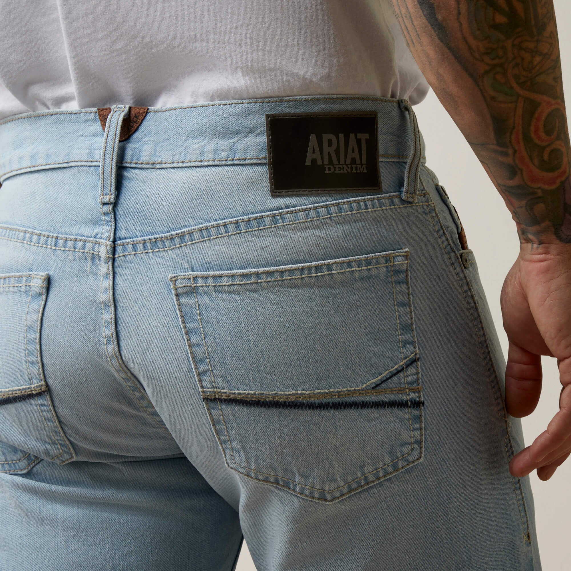 M7 Slim Toro Straight Jean