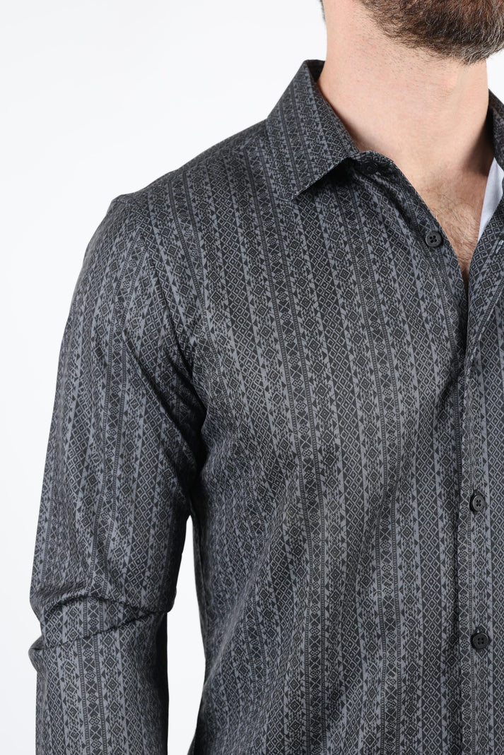 Camisa de manga larga negra laminada elástica de corte moderno